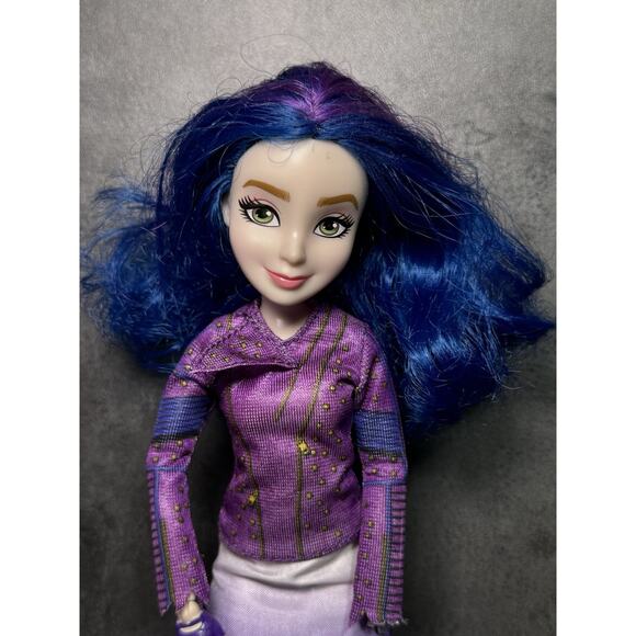 Disney Descendants 3 MAL Doll - Missing Hand - Picture 4 of 6